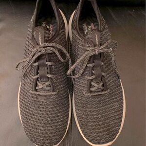 Sketchers sneakers sz 9